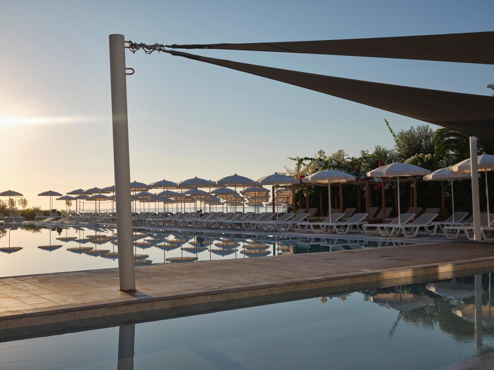Atlantica Sungarden Park Hotel Ayia Napa Exterior photo